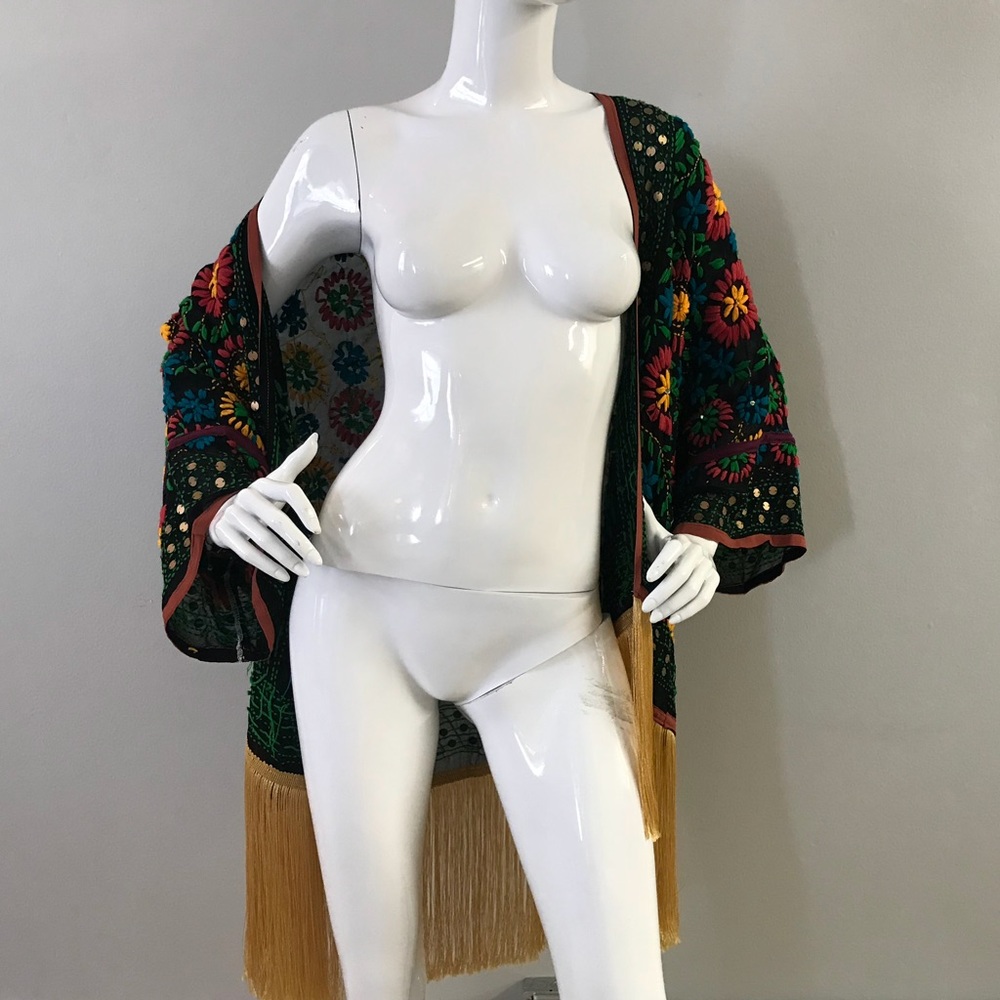 Beautiful Embroidered Fringe Black Robe/Jacket - Picture 2 of 8